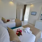 Kaya Hotel